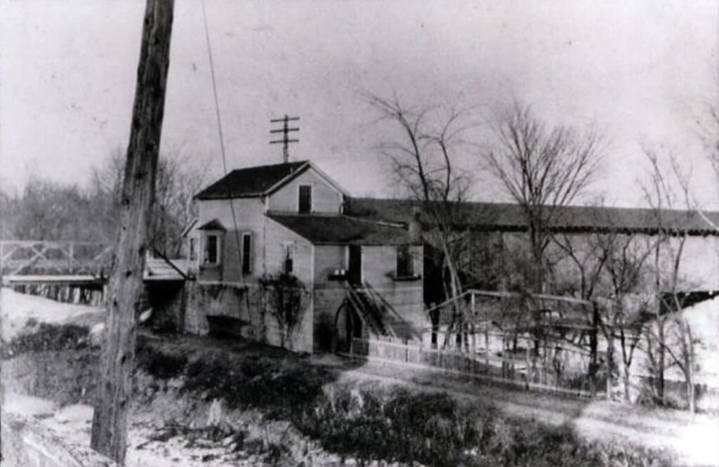 Building in Tadmor, Ohio