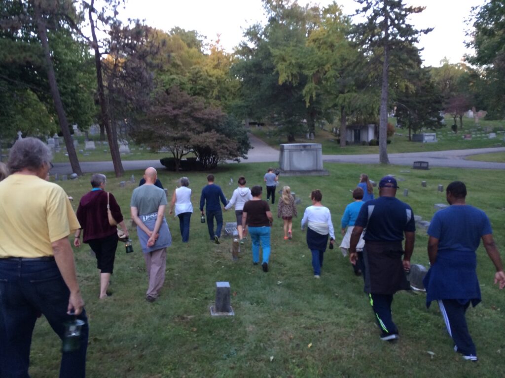 Tour attendees at Woodland Cemetery in Dayton, Ohio