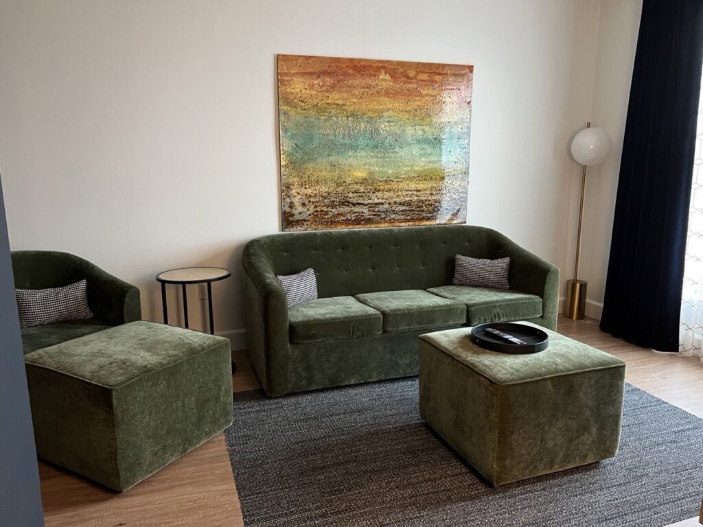 Living room area Hotel Versailles