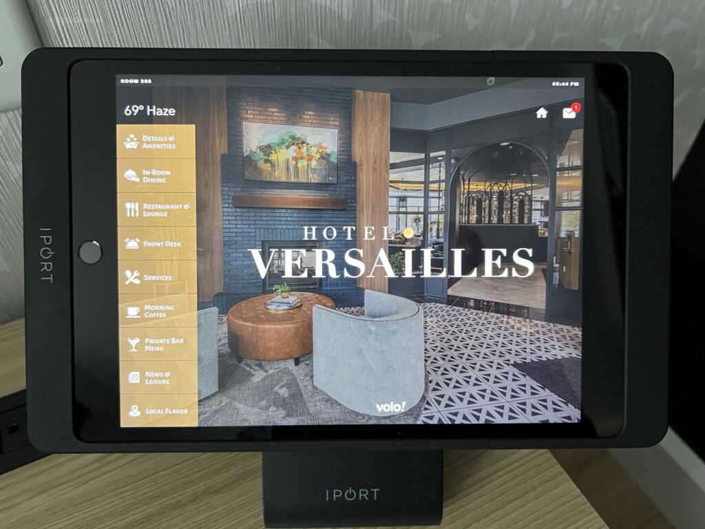Hotel Versailles tablet