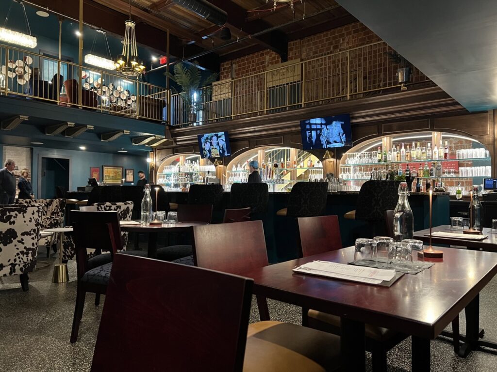 cocktail lounge at mayflower in troy ohio
