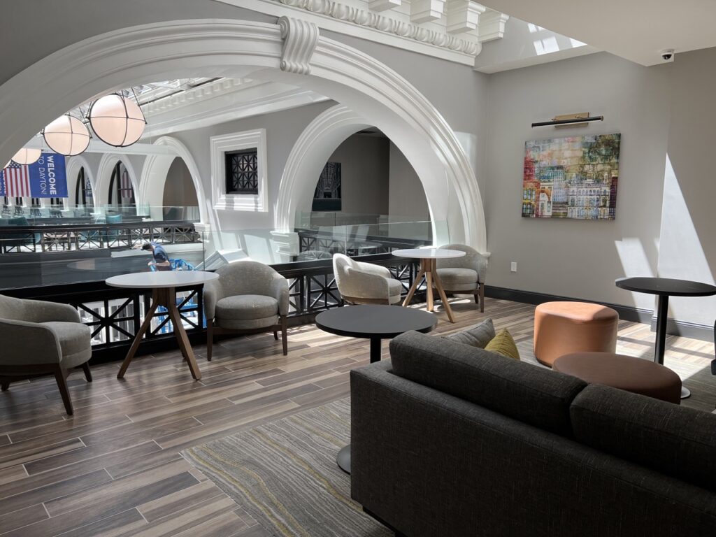 Hilton Garden Inn Dayton bar and restaurant seating area