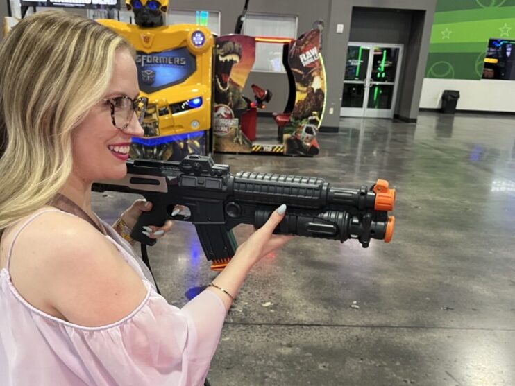 Me playing an Alien game at Scene75 Dayton