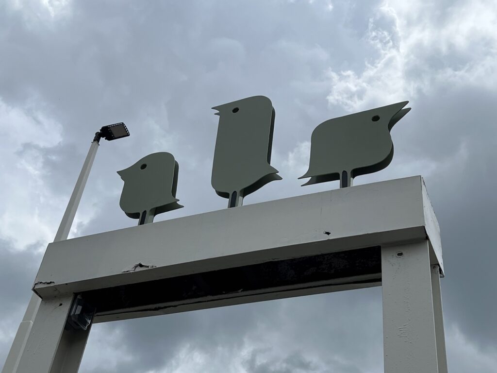 Three Birds sign in Dayton
