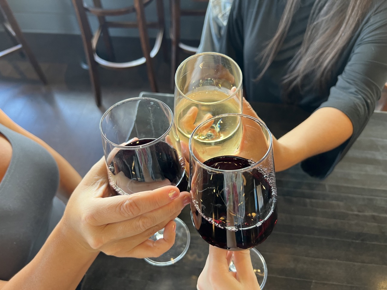 Featured image for Holiday Wine Tastings in Dayton 2025